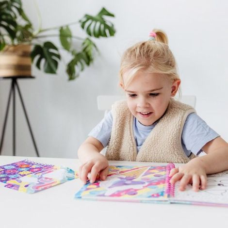 Set creativ cu abtibilduri, lipeste pe numere cu tematica Gabby Dollhouse - poza 4
