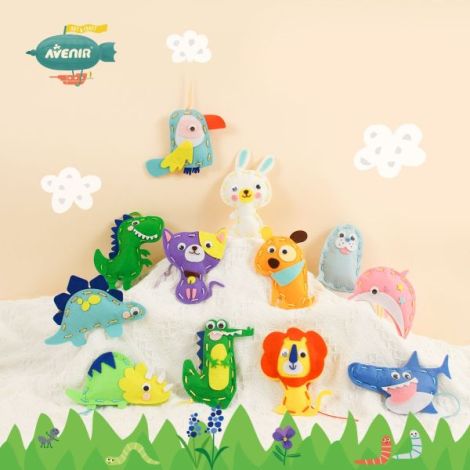 Set creativ de cusut cu tehnica siretului - Primul meu Pandantiv Dinozauri, nivel 1 - poza 4