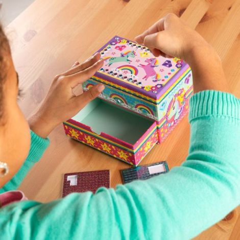 Set creativ DIY Decoreaza propria cutie de bijuterii cu unicorni - poza 5