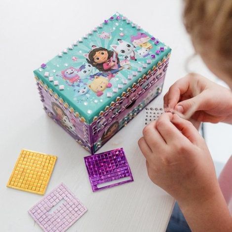 Set creativ DIY Decoreaza propria cutie de bijuterii Gabby s Dollhouse - poza 3