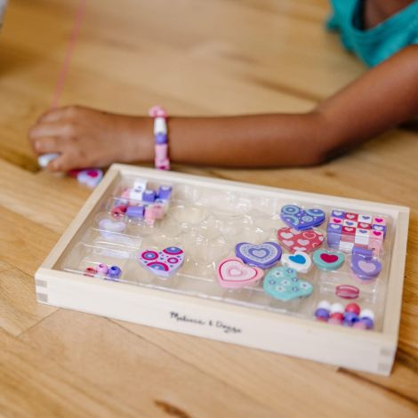 Set de creatie cu margele din lemn Inimioare Deco Melissa & Doug 4175 - poza 3
