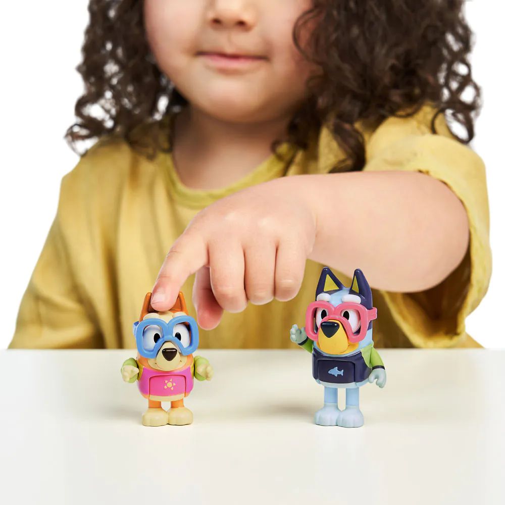Set de joaca cu 2 figurine Bluey Distractie la Piscina - poza 4