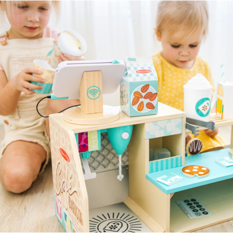 Set de joaca din lemn cu accesorii Ne jucam de-a Cafeneaua - Barista - poza 2