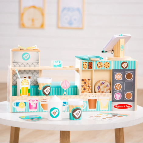 Set de joaca din lemn cu accesorii Ne jucam de-a Cafeneaua - Barista - poza 3