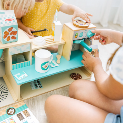 Set de joaca din lemn cu accesorii Ne jucam de-a Cafeneaua - Barista - poza 4