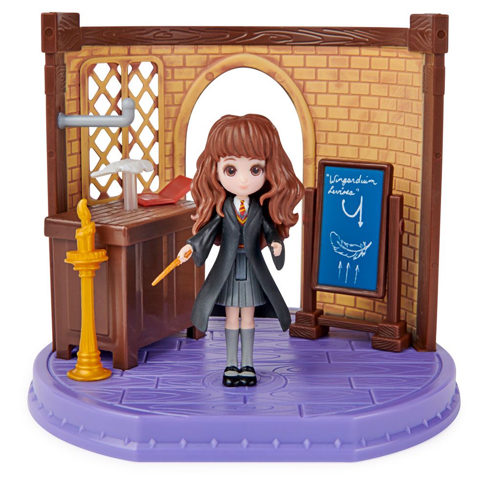 Set de joaca Harry Potter Lectia de Farmece cu figurina Hermione - poza 1