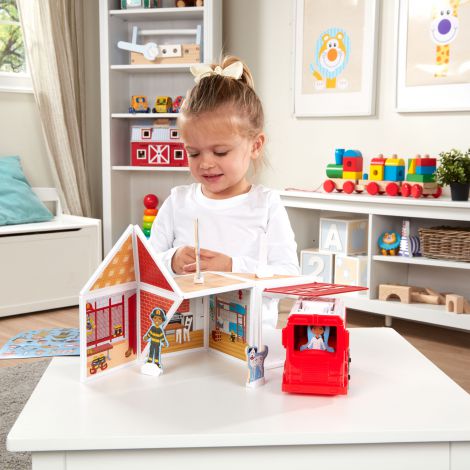 Set de joaca magnetic Statia de Pompieri- Melissa & Doug - poza 4