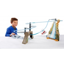 Set de joaca Piston Peak Air Attack Trackset - Fire and Rescue Disney Planes 2 - poza 2