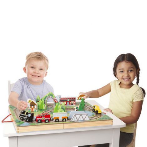 Set de joaca portabil Trenuletul - Melissa & Doug - poza 2