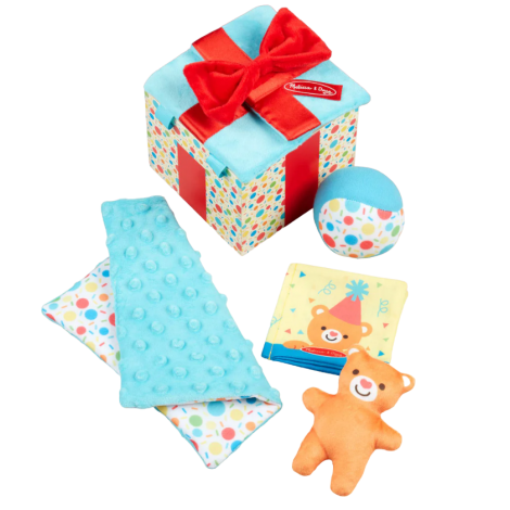 Set jucarii bebe in cutie cadou din lemn