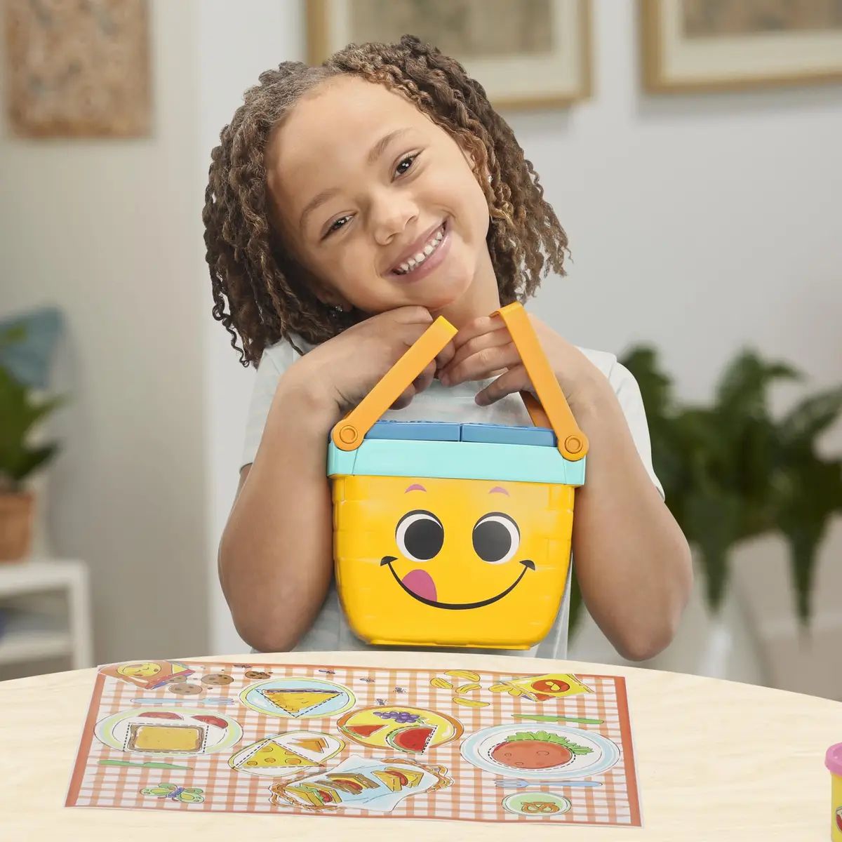 Set plastilina picnic cu cosulet si forme Hasbro Play Doh - poza 5