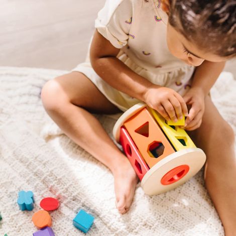 Sortator de forme din lemn potriveste si roteste, pentru copii de 1 an+, Melissa & Doug 9041 - poza 2
