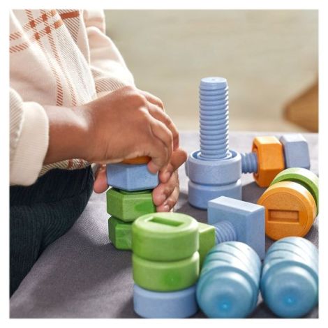 Suruburi si piulite, set de activitati cu 84 piese, Guidecraft - poza 4