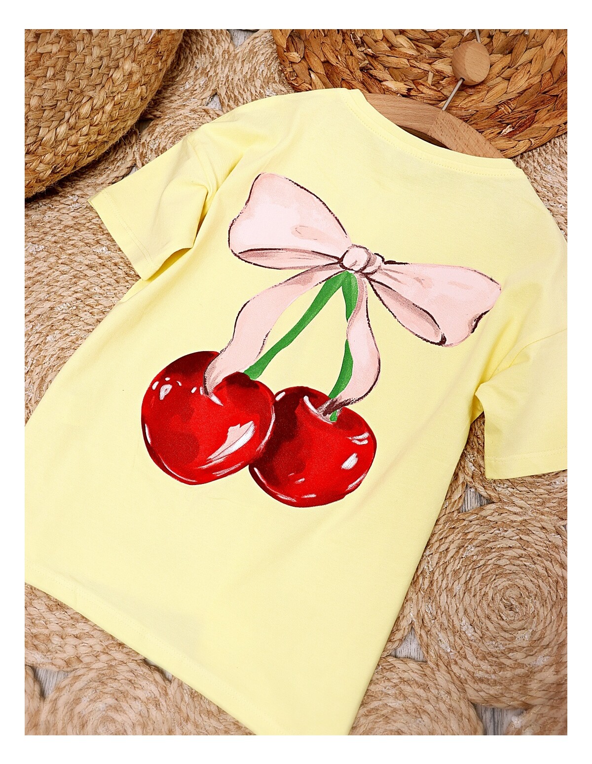 Tricou Ciresele, model cu galben