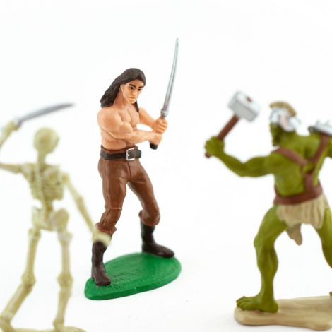 Tub designer cu figurine Eroi si monstrii - poza 5